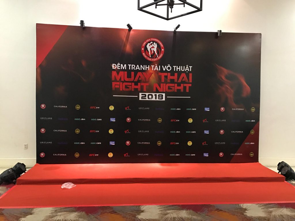 Thi công backdrop