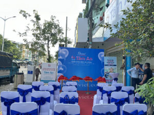 Combo khai trương Showroom VIP – có rối hơi, ban nhạc và cổng bong bóng