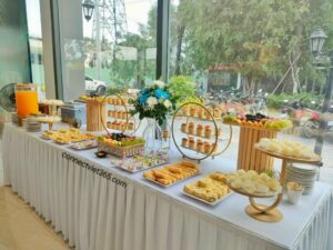 Hình ảnh sự kiện trở nên sống động hơn với một bàn tiệc teabreak đẹp đúng chất